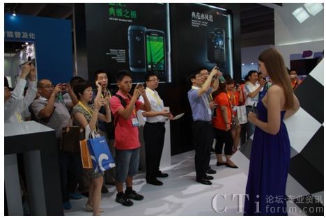 RIM��˾��BlackBerry 9930�����֙C(j��)